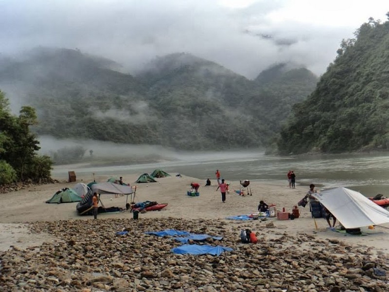 river rafting nepal