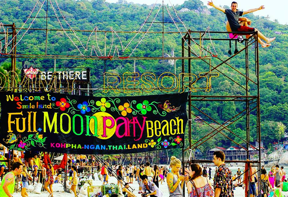 Full Moon Madness: Top Party Hostels on Koh Phangan