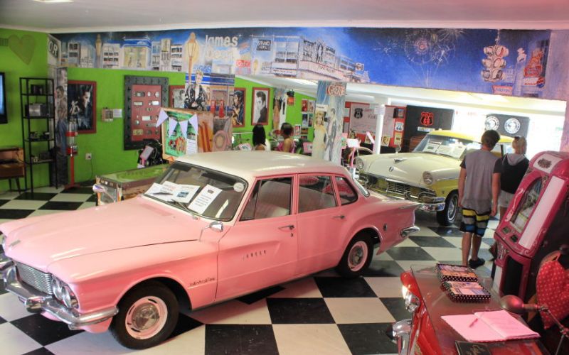 decorative-car-in-museum