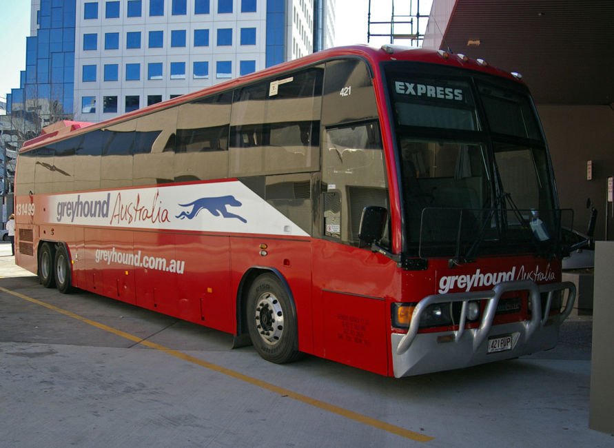 solo travel in australia - buses