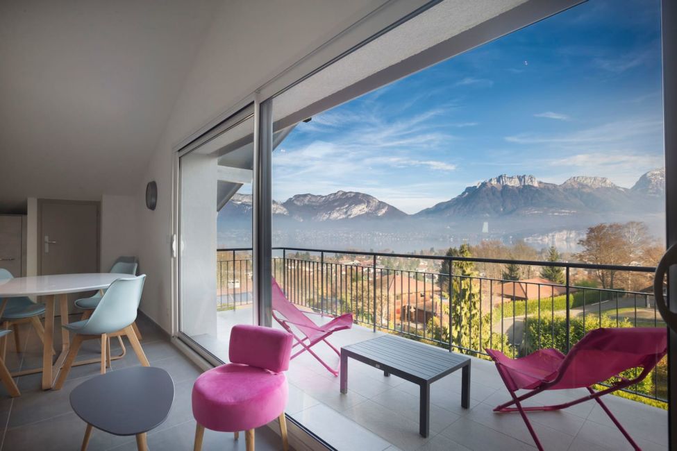 mountain view airbnb annecy 